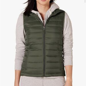 NWT lightweight packable puffer vest